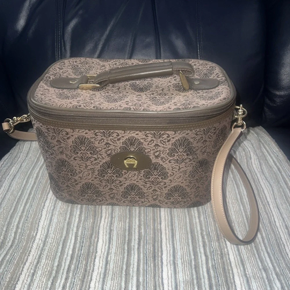 Vintage Etienne Aigner Floral Tapestry Cosmetic Travel Bag Train Carry On Case